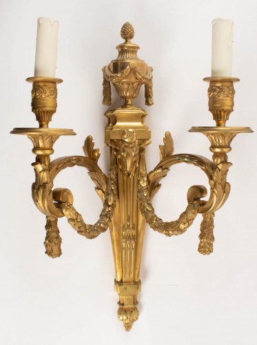 A Pair of Louis XVI style wall lights - Lighting Style 