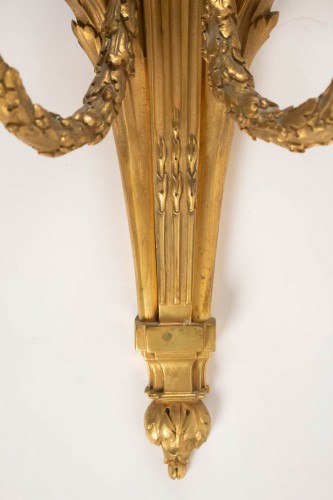 Paire d'appliques à deux bras de lumière en bronze - Catel Antiquités