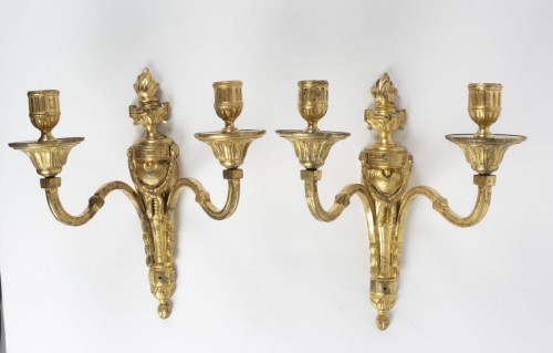 A Pair of Louis XVI wall lights - 