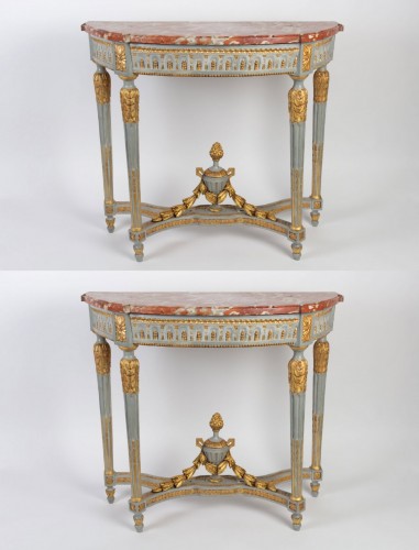 A Louis XVI perid (1774 - 1793) paire of console tables &quot;demi-lune&quot; - Louis XVI