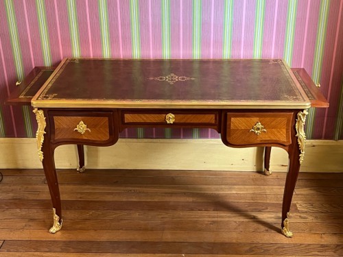 19th century - A Louis XV style desk. 