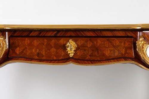 A rosewood, amaranth and tulipwood marquetry desk 19th century - Furniture Style 