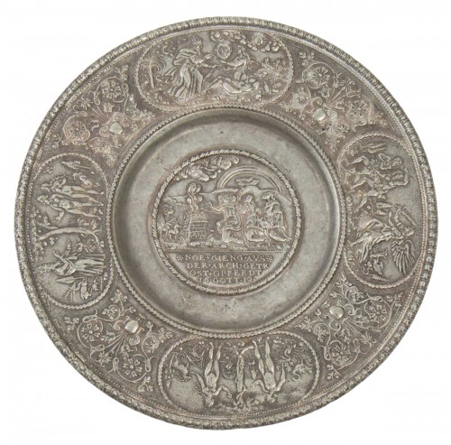 Paten Decorated in Relief, Nüremberg 17th century