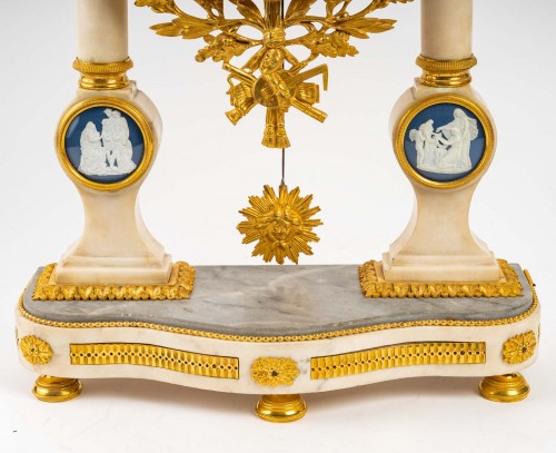 Louis XVI - A Louis XVI Portico Clock