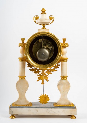 Antiquités - A Louis XVI Portico Clock