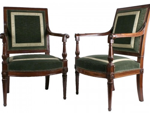 Paire de fauteuils du Château de St Cloud d'époque Directoire (1795-1799).