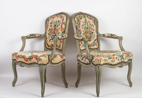 A Pair Louis XV armchairs cabriolets - 