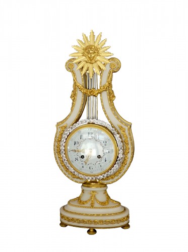 Importante pendule lyre, marbre blanc et bronze doré