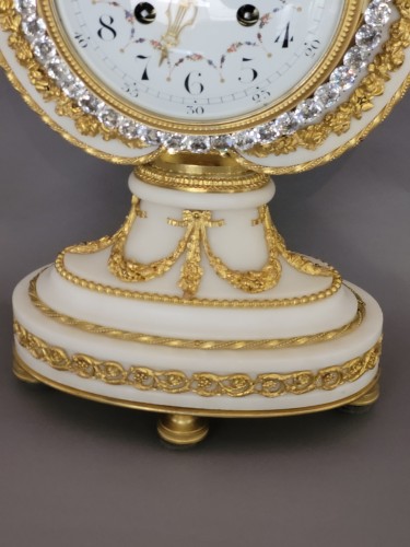 XIXe siècle - Importante pendule lyre, marbre blanc et bronze doré