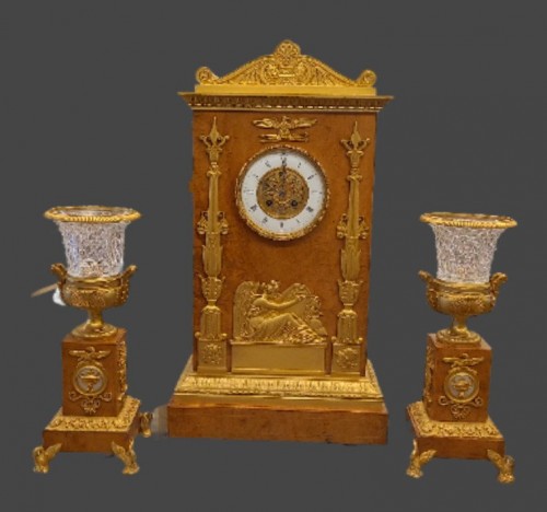 Antiquités - Garniture en Loupe d'orme et Cristal signée « PLANCHON à Paris »