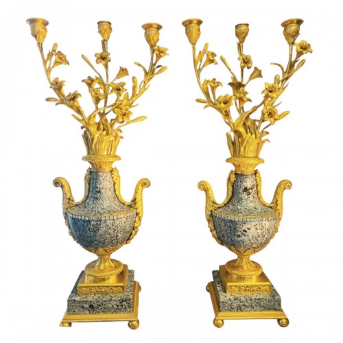 Paire de candélabres en bronze doré, granit et pierres de Rhin
