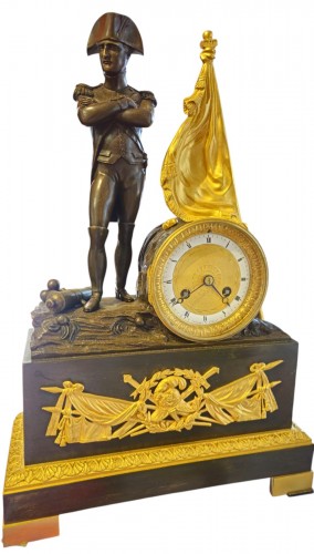 Pendule en bronze représentant Napoléon Bonaparte. 1820