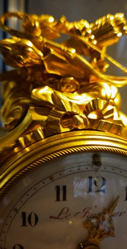 Charmante petite Pendule dLouis XVI – Mouvement signé Le Faucheur (1808–1830) - Horlogerie Style Louis XVI
