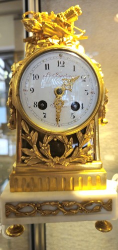 XIXe siècle - Charmante petite Pendule dLouis XVI – Mouvement signé Le Faucheur (1808–1830)