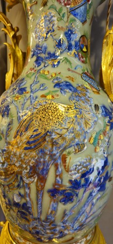 19th century - Important Chinese porcelain vase with polychrome and gilt decoration, mounted in gilt bronze