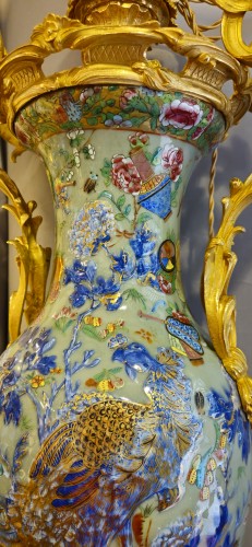 Important Chinese porcelain vase with polychrome and gilt decoration, mounted in gilt bronze - 