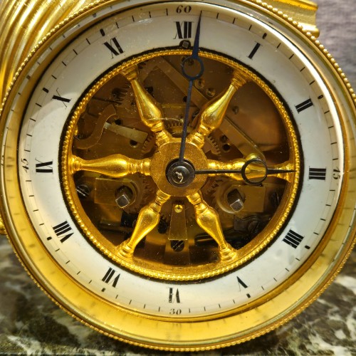 XIXe siècle - Cupidon au char, pendule Empire en bronze doré d'après Ravrio