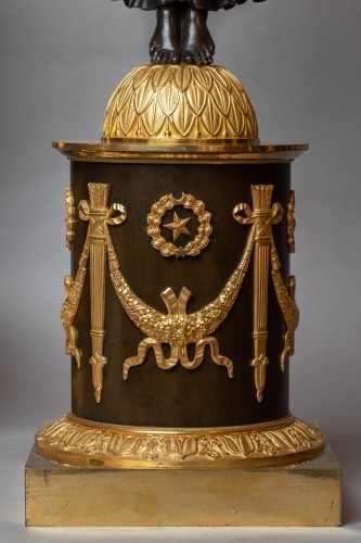 XIXe siècle - Paire de candélabres Empire en bronze doré et patiné signés Rabiat