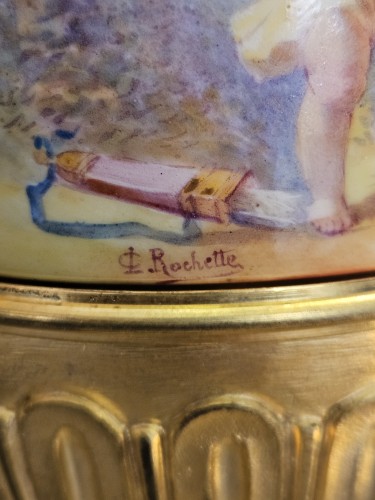 Objet de décoration Cassolettes, coupe et vase - Paire de vases couverts en porcelaine de Sèvres et bronze doré