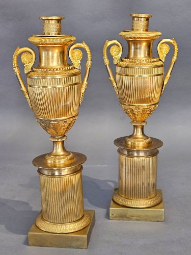 Objet de décoration Cassolettes, coupe et vase - Paire de cassolettes-bougeoirs réversibles en bronze doré d'époque Empire
