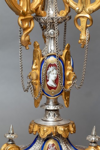 Napoléon III - Neo-Gothic mantel garniture in gilt and silvered bronze