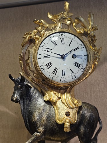 Pendule de table au taureau Louis XV - Louis XV