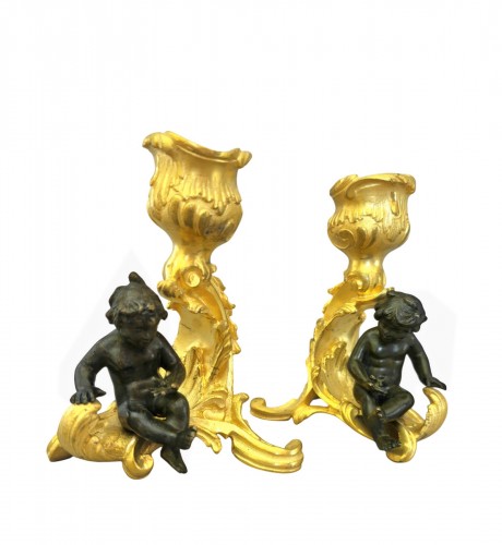 Paire de petits bougeoirs en bronze, maison Barbedienne