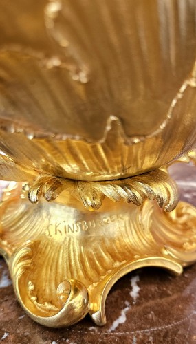 Antiquités - Grande coupe allégorique en bronze doré et patiné signée S.KINSBURGER (1855-1935)