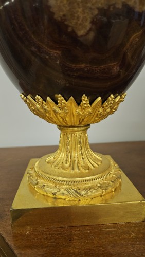 Empire - Paire de vases en jaspe Mokaïte et bronze doré au mercure, Paris vers 1805–1815