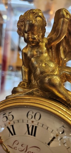 Pendule au lion d'époque Louis XVI - Hirsch Antiquités