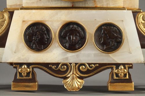 Pendule néo étrusque - Horlogerie Style Napoléon III