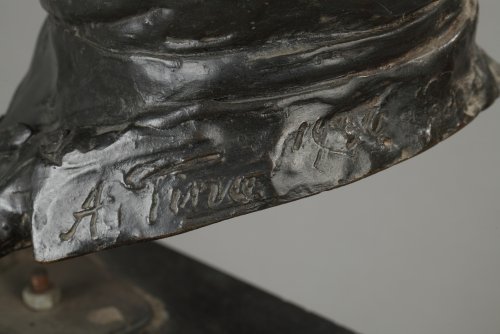 Antiquités - Buste d'homme signé ALFRED PINA daté 1930