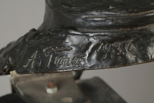 Antiquités - Buste d'homme signé ALFRED PINA daté 1930