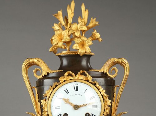 Horology  - Fine Louis XVI Vase-Shaped Mantle Clock