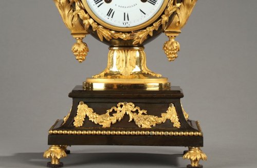 Fine Louis XVI Vase-Shaped Mantle Clock - 