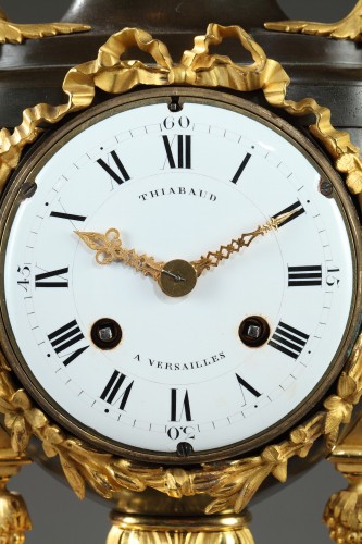 Antiquités - Pendule Vase Louis XVI - THIABAUD, Horloger du Garde Meuble de la Couronne