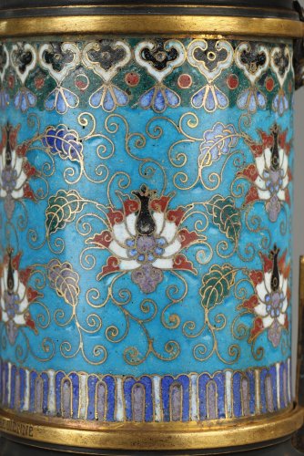 XIXe siècle - Vase rouleau en bronze cloisonné F. Barbedienne