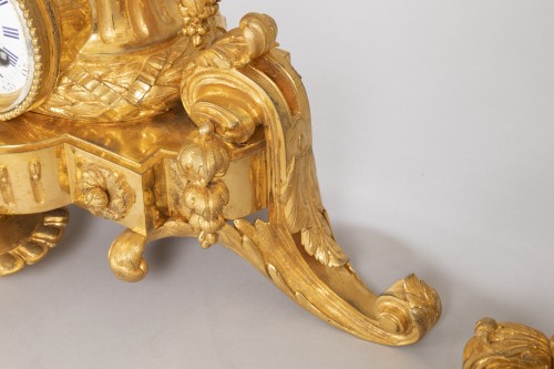 Antiquités - Garniture en bronze doré au mercure maté et bruni