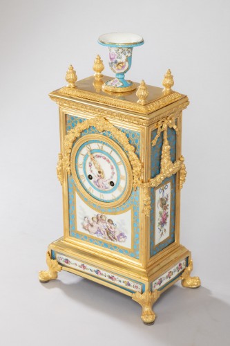 Pendule borne Louis XVI en bronze doré au mercure et porcelaine de Sèvres - Horlogerie Style Louis XVI