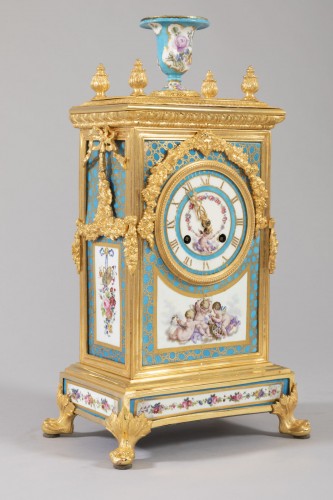 Horlogerie Pendule - Pendule borne Louis XVI en bronze doré au mercure et porcelaine de Sèvres