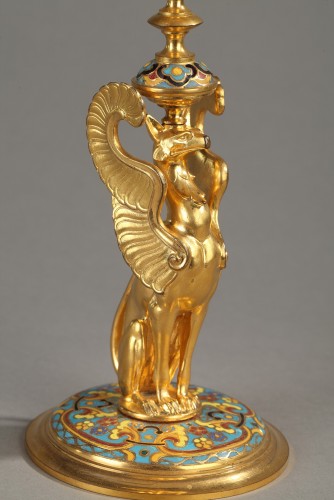 Bougeoirs aux griffons ailés F.Barbedienne en cloisonné et bronze doré - Luminaires Style Napoléon III