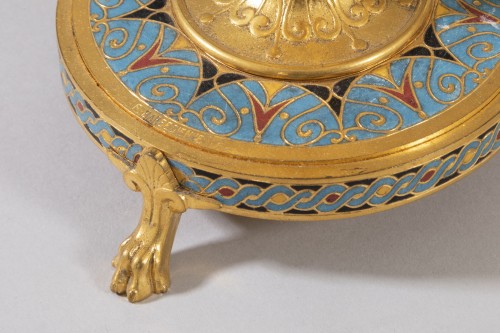 XIXe siècle - Paire de candélabres en bronze et émail cloisonné - F. Barbedienne