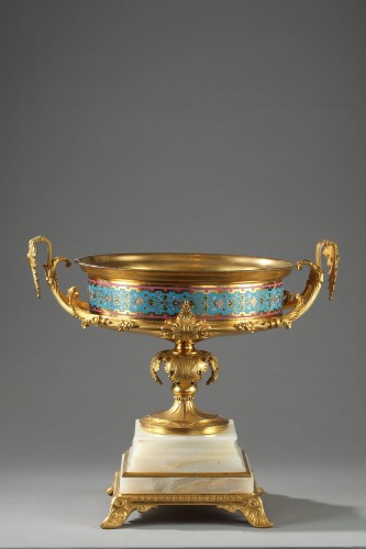 Grande coupe en bronze doré, onyx d'Algérie et émaux cloisonnés - Objet de décoration Style 