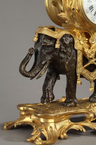 Pendule à l'éléphant - Hirsch Antiquités