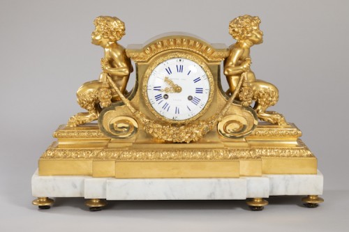 Importante pendule de cartonnier - Horlogerie Style Restauration - Charles X