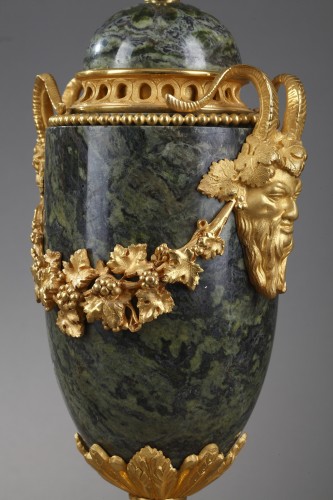 Objet de décoration Cassolettes, coupe et vase - Paire de cassolettes marbre vert Empire et bronze doré à têtes de bélier