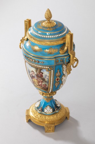 Objet de décoration Cassolettes, coupe et vase - Vase couvert en porcelaine et bronze doré