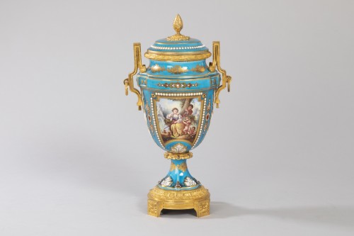 Vase couvert en porcelaine et bronze doré - Napoléon III