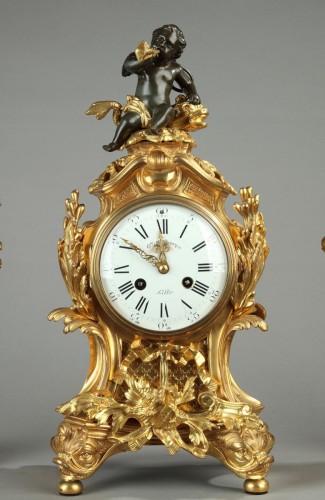 Rocaille clock with dolphins - 