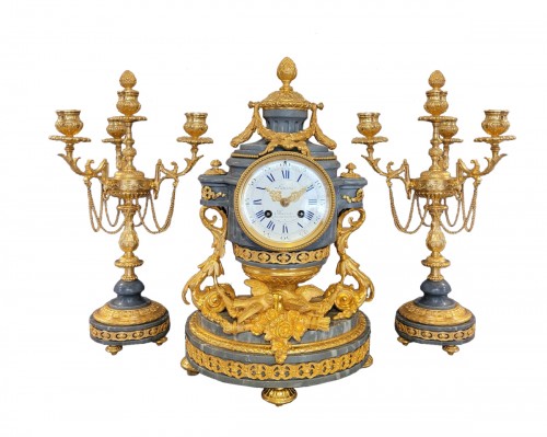 Garniture en marbre bleu turquin et bronze doré fin 19e